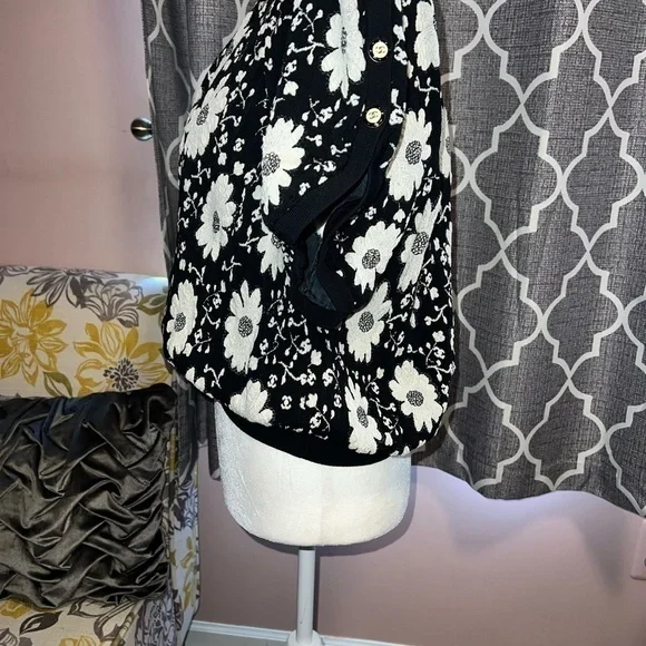 Chanel sweater from 2014 Resort Collection - Picture 3 of 12